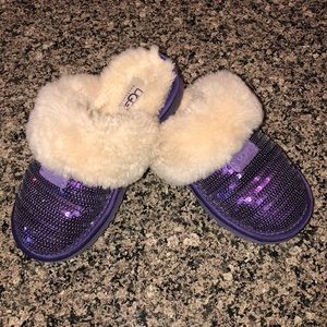 UGG Kid slides/slippers